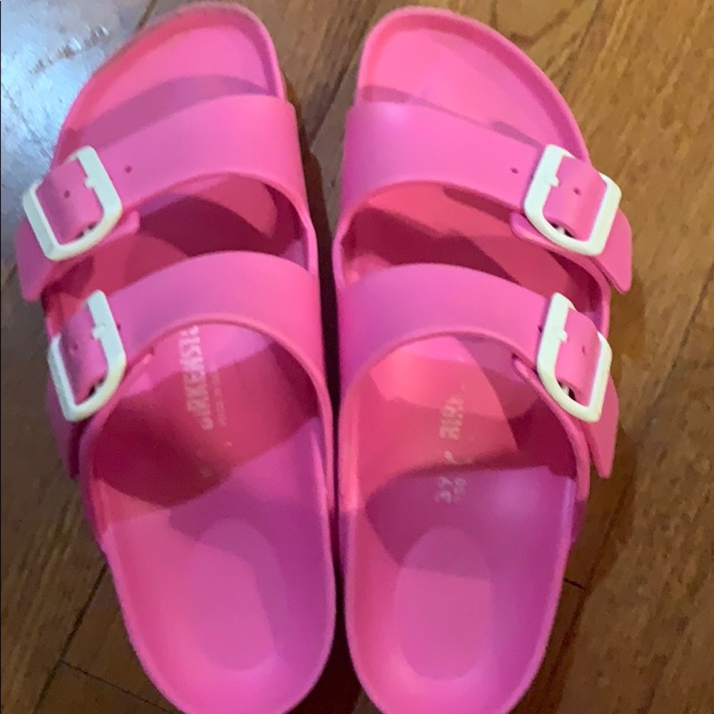 Hot pink Birkenstock’s size 39